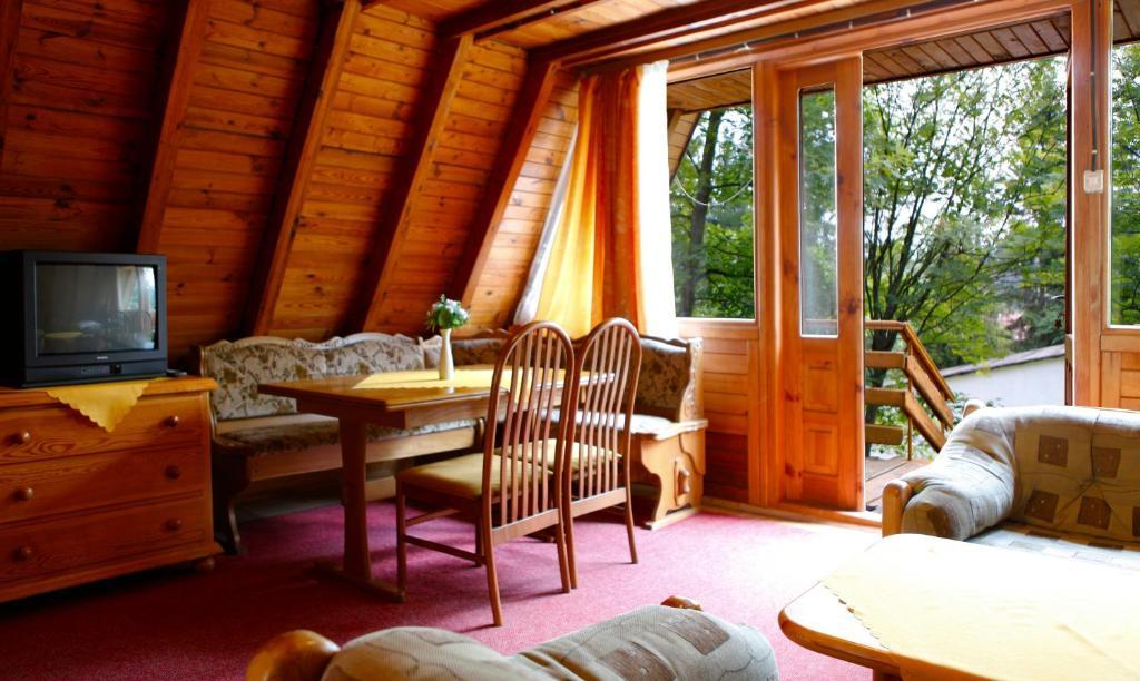 Perelka Natura Tour Hotell Cisna Exteriör bild