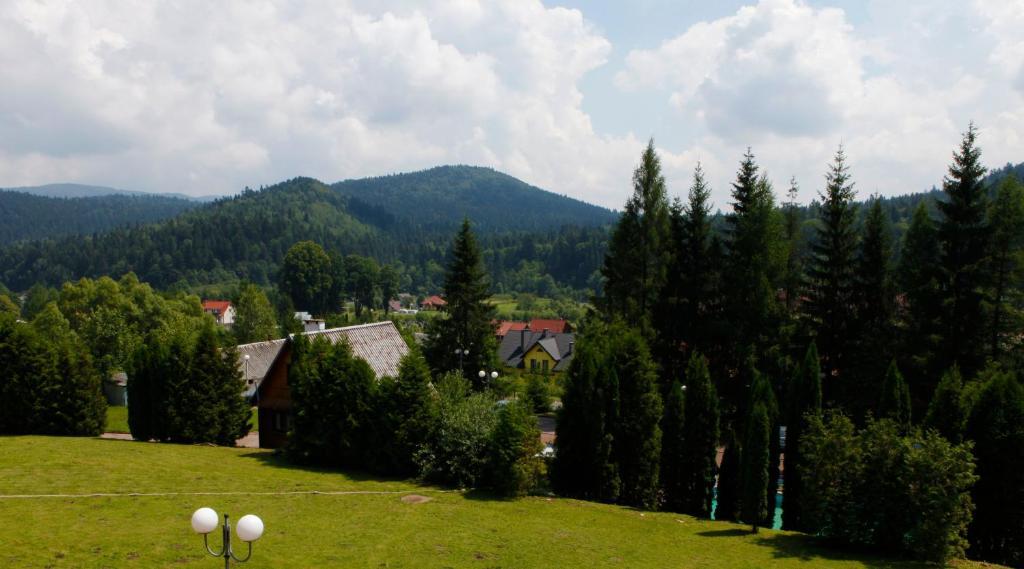 Perelka Natura Tour Hotell Cisna Exteriör bild